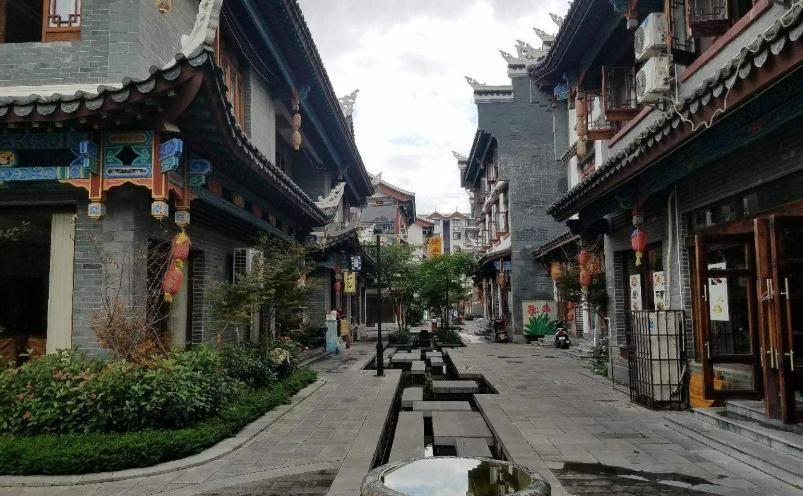 蜡笔小新：房子被小新炸了！小新家的房贷都还没还完哦游戏画面